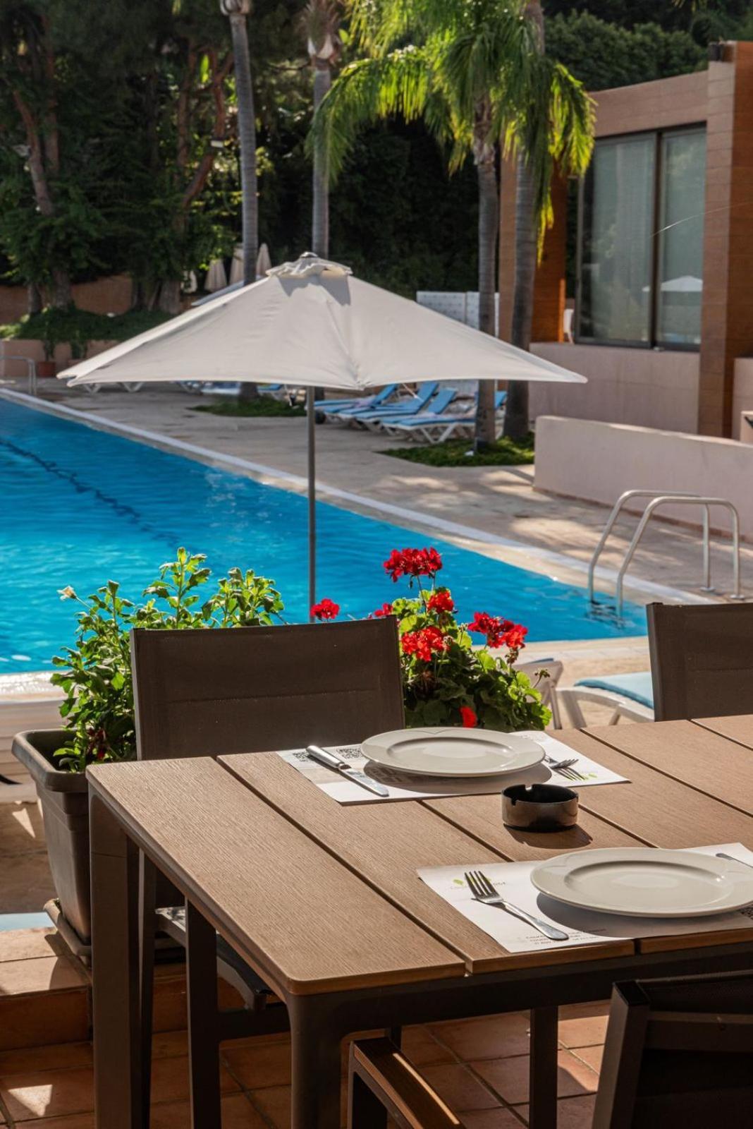 Country Lodge Hotel & Resort Beirut Luaran gambar