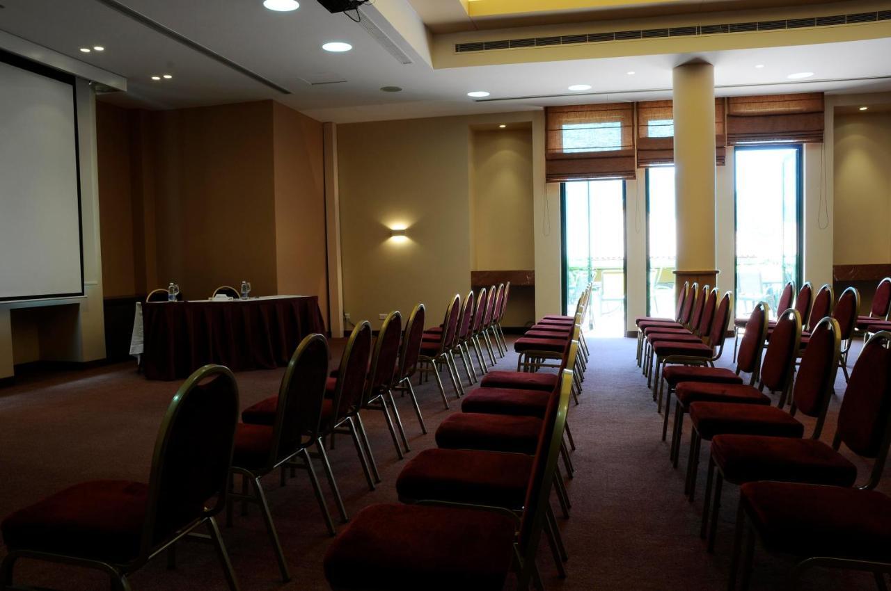 Country Lodge Hotel & Resort Beirut Luaran gambar